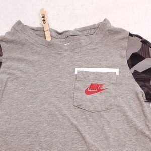 The Nike Tee Casual Graphic Short Sleeve T-Shirt Youth Boys Size Small S Gray